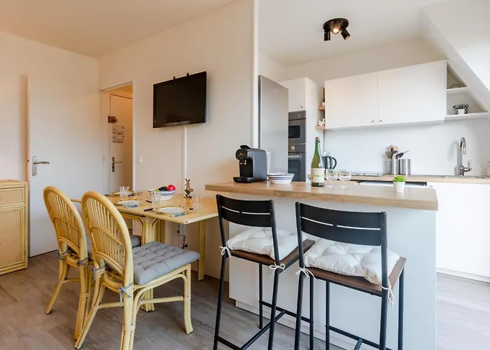 Apartment Eurydice By Interhome